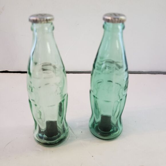 Coca-Cola Salt & Pepper Shakers - Picture 2 of 8